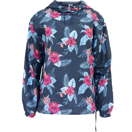 Cortavientos cerrado con capucha.