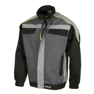 Cazadora con corchetes y cierre de cremallera de nylon oculta por solapa postiza.