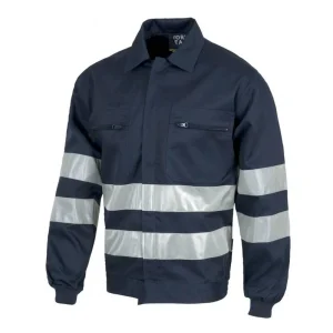 Cazadora con cierre de cremallera, 2 bolsos de pecho y cintas reflectantes.