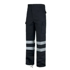 Pantalón multibolsillos, refuerzos en culera y rodillas y dos cintas reflectantes