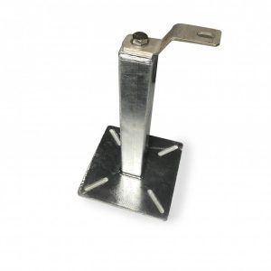 Anclaje con base y poste de acero inoxidable y acero galvanizado