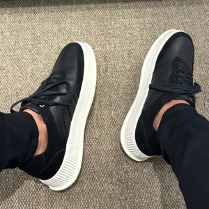 Zapatos urbanos con suelas cómodas para hombre