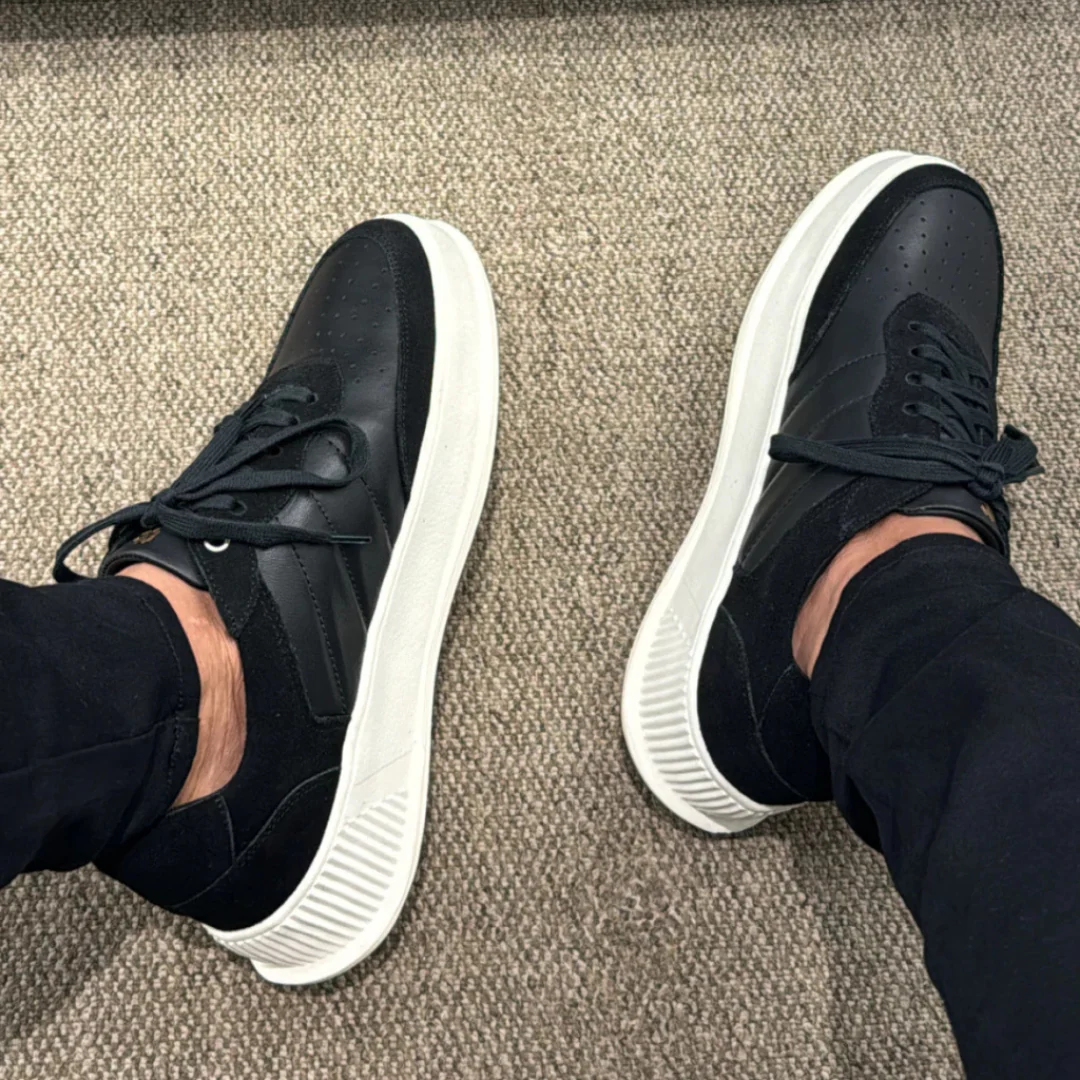 Zapatos urbanos con suelas c贸modas para hombre