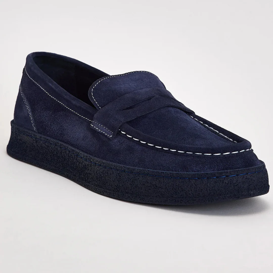 Mocas铆n casual con estilo elegante para hombre