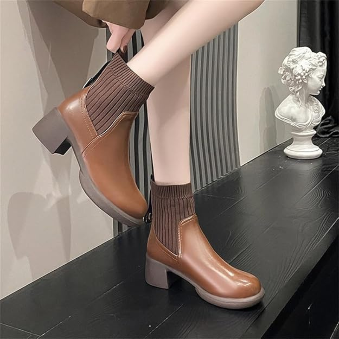 Botas cortas de cuero suave con tejido el谩stico para mujer