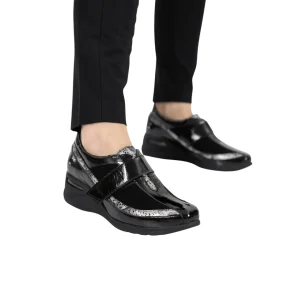 Zapato de Charol con Velcro y Tacón Cómodo®