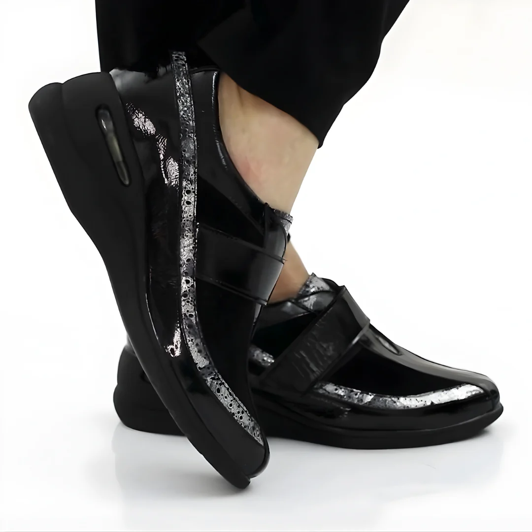 Zapato de Charol con Velcro y Tacón Cómodo® - Imagen 4