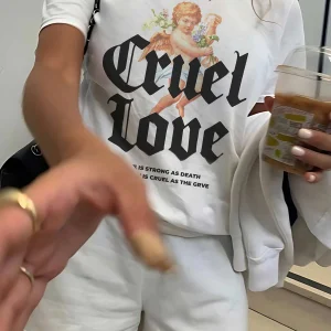 Camiseta blanca cruel love (UNISEX)